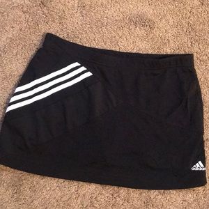 Adidas skort // black